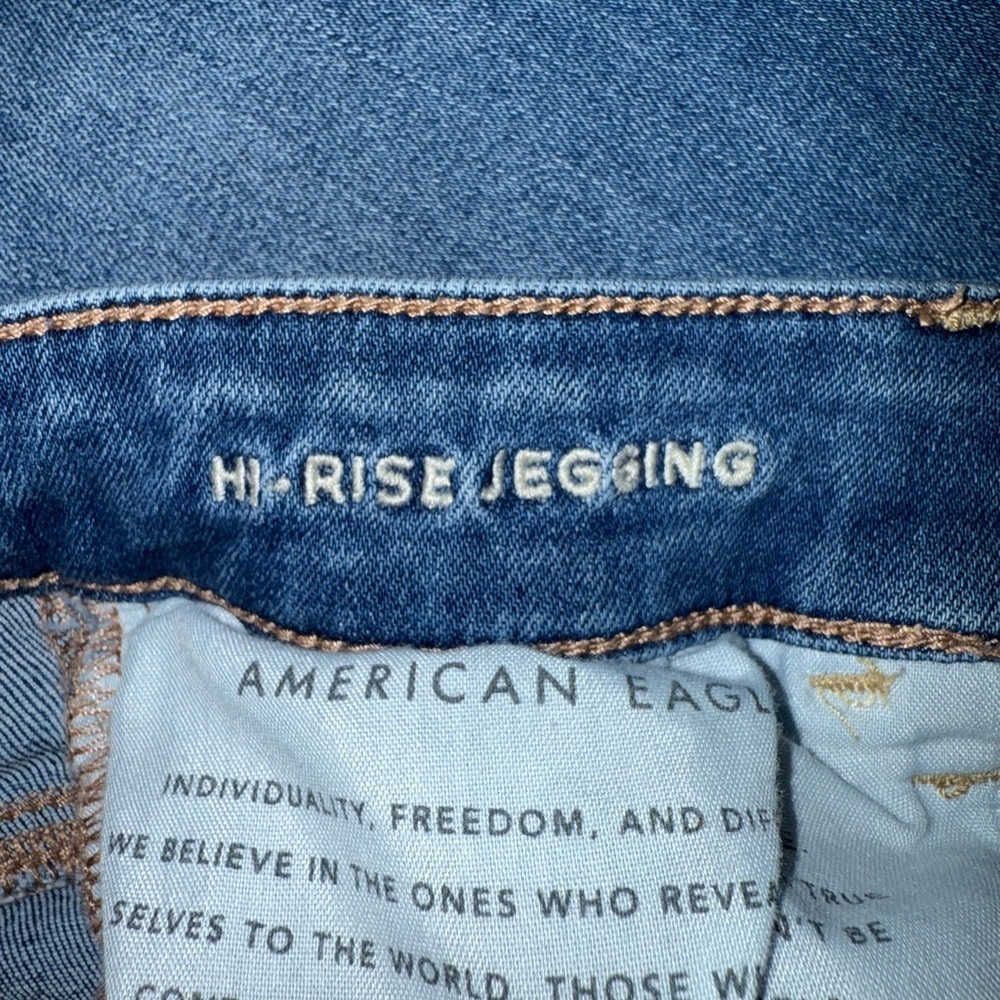 American Eagle High-Rise Jegging Jean - Picture 4 of 7